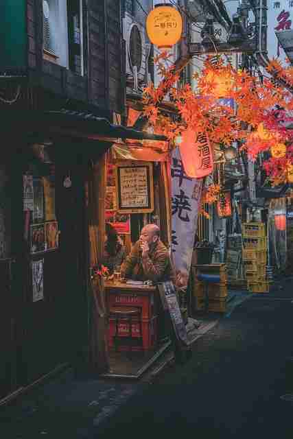 吃瓜51夜读：午夜舆论场的情绪走向